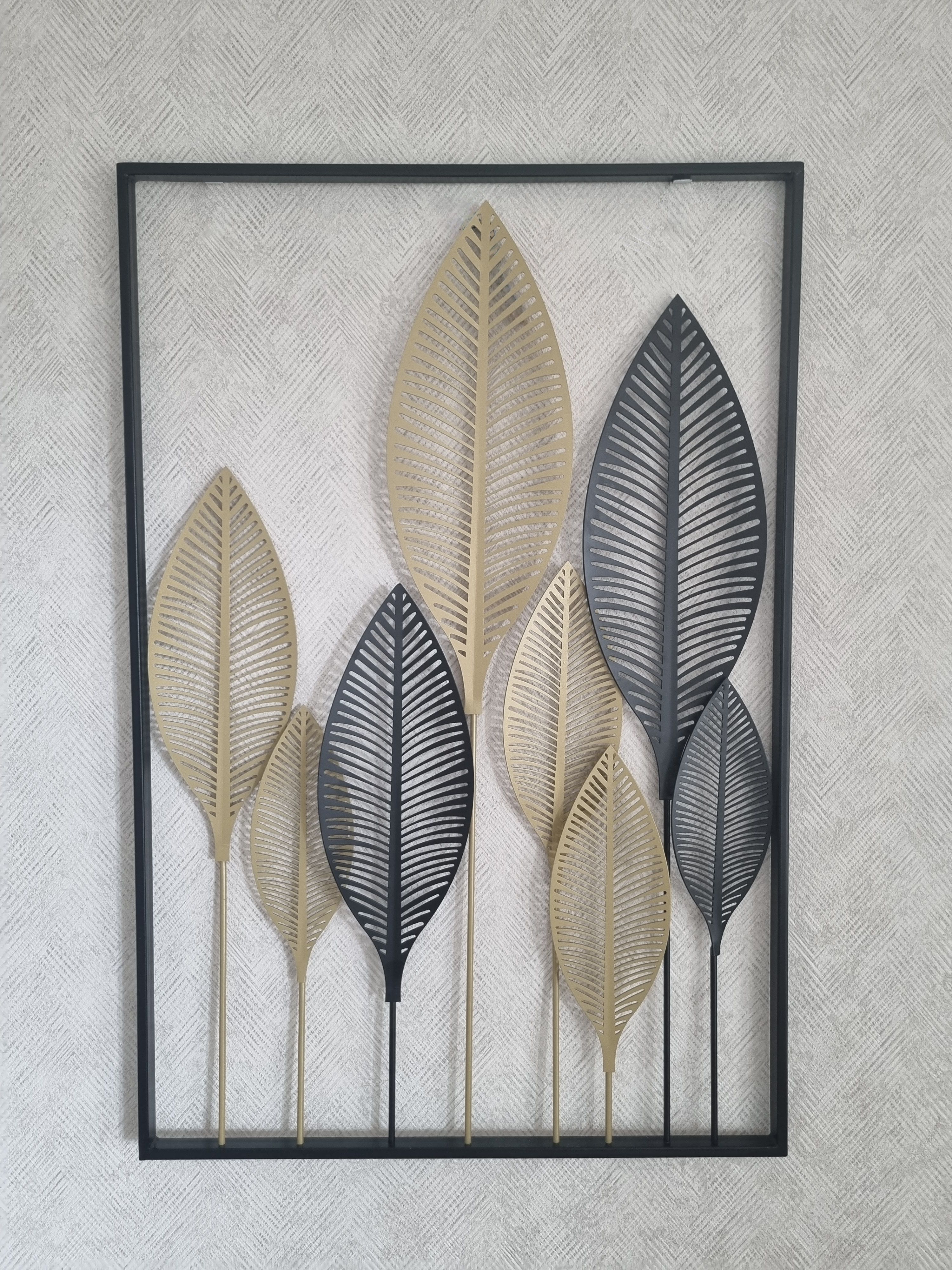 دیوار کوب فلزی برجسته برگ کد  2079